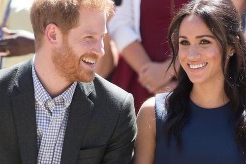 Meghan Markle tiết lộ lý do vừa gặp đã yêu say đắm Hoàng tử Harry, mới ra mắt sách đã mua nhà triệu đô