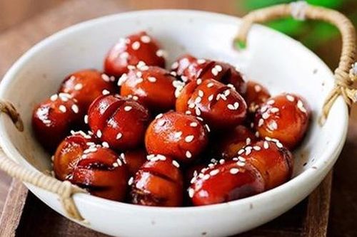 Trứng ngâm tương đã nhàm rồi, thử om với thứ nước này vừa lạ miệng vừa ngon, con ăn thun thút