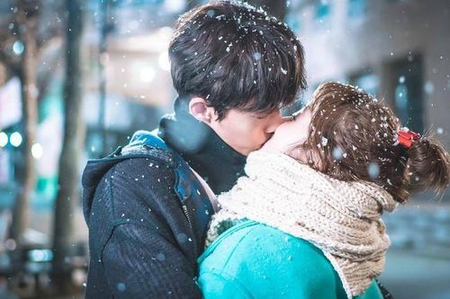 Người ta vẫn nói 'Yêu nhau thì đừng có khoe lên mạng, không lại trách thiên hạ lắm điều'