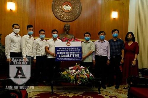 Thêm gần 5 tỉ đồng ủng hộ chống dịch Covid-19 từ người yêu hoa lan trên toàn quốc