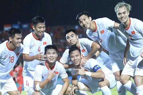 Bóng đá Việt Nam không chỉ mỗi có bầu Đức và HAGL