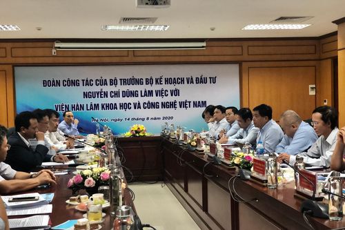 Lựa chọn một số lĩnh vực KH&CN trọng điểm để bứt phá