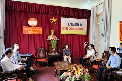 Vietcombank ủng hộ 5 tỷ đồng cùng thành phố Đà Nẵng đẩy lùi Covid-19