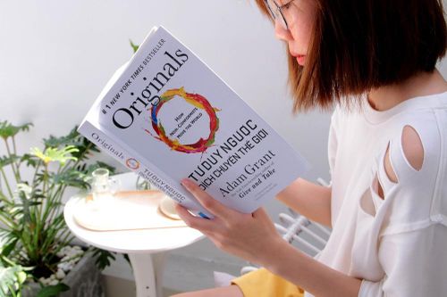 Bí mật trong 'Tư duy ngược dịch chuyển thế giới'