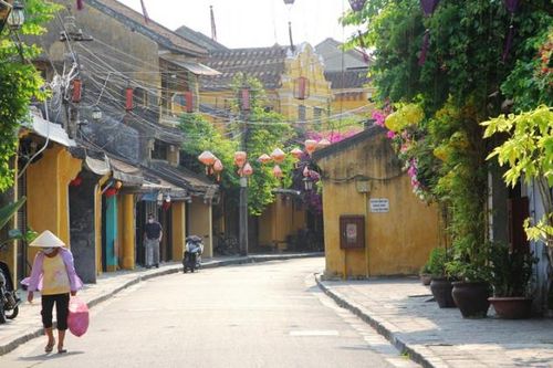 Khách hàng ồ ạt hủy tour, du lịch Việt chịu thêm 'cú đấm bồi'
