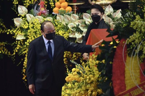 Xúc động lễ viếng nguyên Tổng Bí thư Lê Khả Phiêu