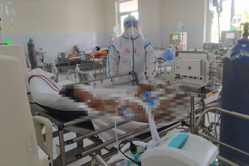 Rưng rưng nghe chia sẻ từ tâm dịch của bác sĩ Chợ Rẫy đang điều trị các ca mắc COVID-19