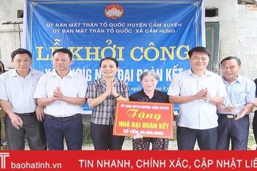 Xây nhà đại đoàn kết cho hộ nghèo Cẩm Xuyên