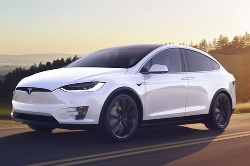 Một người Việt tử vong trong vụ tai nạn xe Tesla tại Đức
