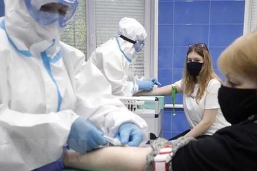 Bộ Y tế đã đăng ký mua vắcxin phòng COVID-19 của Nga và Anh