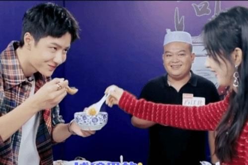Triệu Lệ Dĩnh bị chỉ trích vì uống cùng chén canh với Vương Nhất Bác