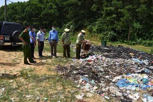 Tiêu hủy mỹ phẩm nhập lậu tại Tuyên Quang