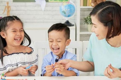 8 cách để cha mẹ bận rộn tăng kết nối với con