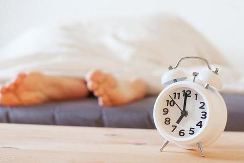 Làm 4 việc sau khi thức dậy và ăn 5 loại thực phẩm này sẽ sống thọ