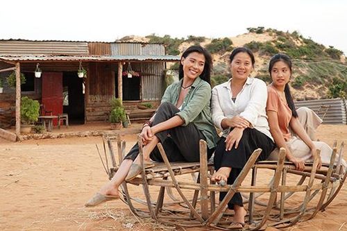 Khát vọng yêu thương của 3 người phụ nữ trong 'Cát đỏ'