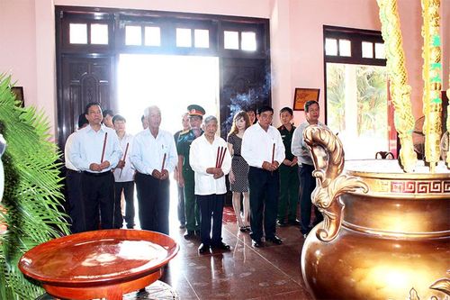 Kính nhớ Bác Năm Phiêu