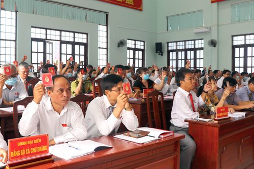 Đồng chí Tô Văn Chánh được bầu giữ chức Bí thư Huyện ủy Krông Pa