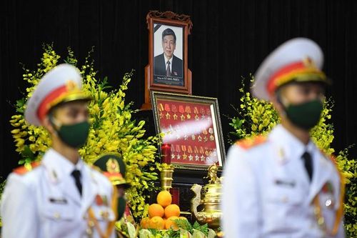 Lãnh đạo tỉnh Thái Nguyên viếng nguyên Tổng Bí thư Lê Khả Phiêu