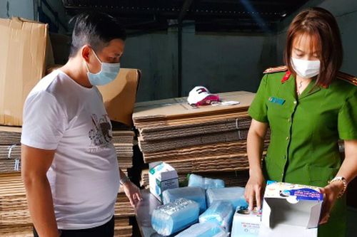 Gần 1 triệu khẩu trang y tế không rõ nguồn gốc