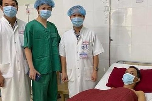 Người đàn ông mắc lao phổi 26 năm được cứu sống nhờ can thiệp tim mạch