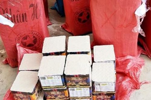 Đào hầm bí mật cất giấu hơn 1,1 tấn pháo chờ Tết bán