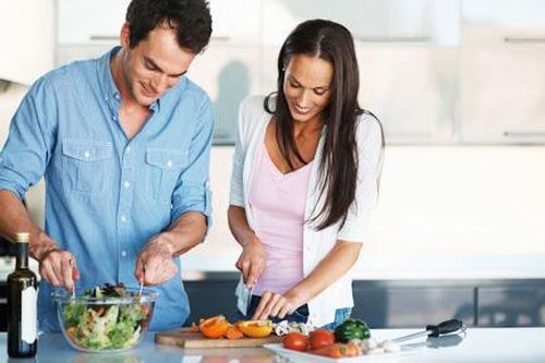 Giãn cách xã hội đem lại 6 lợi ích bất ngờ cho các đôi yêu nhau