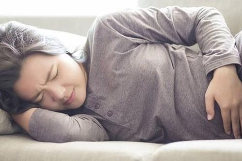 Bị tiêu chảy không ngừng, người phụ nữ 42 tuổi phát hiện bị ung thư đại trực tràng: Bác sĩ cảnh báo 5 dấu hiệu bệnh thể hiện rõ nhất qua phân