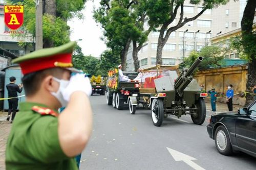 Công an Hà Nội đảm bảo an ninh Quốc tang nguyên Tổng Bí thư Lê Khả Phiêu