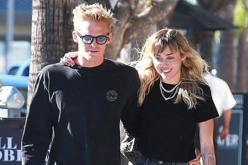 Miley Cyrus lần đầu lên tiếng sau chia tay Cody Simpson