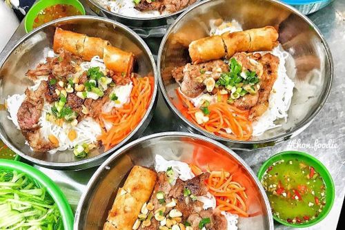 4 quán bún thịt nướng được người Sài thành yêu thích