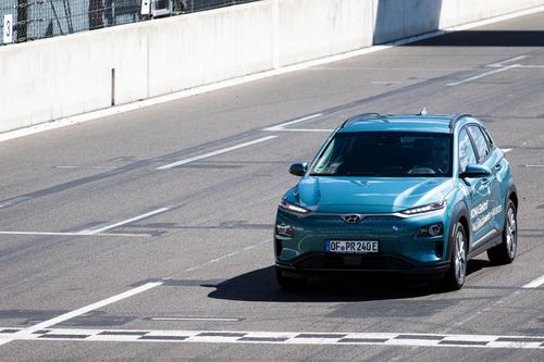 Hyundai Kona Electric chạy trên 1.000 km sau mỗi lần sạc đầy pin