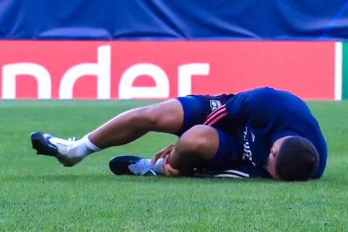 Trụ cột Lyon dính chấn thương trước trận gặp Man City
