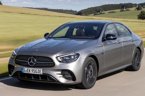 10 mẫu sedan hạng sang cỡ trung tốt nhất năm 2020