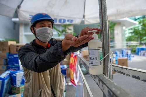 Nghệ An cử 16 nhân viên y tế vào Đà Nẵng