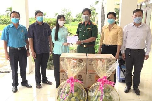 Thăm, động viên lực lượng làm nhiệm vụ phòng, chống dịch Covid-19