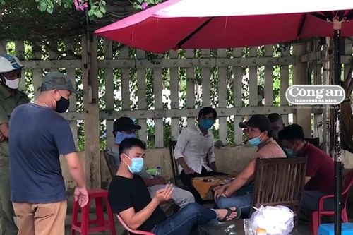 Cà-phê 'bác thằng bần'