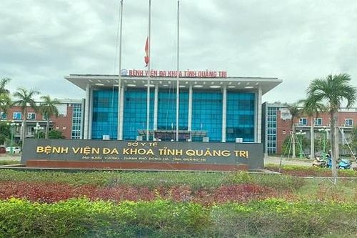 Bà buôn heo đến trụ sở ủy ban xã gây rối sau khi được lệnh cách ly tại nhà