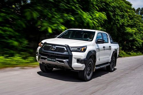 Toyota Hilux 2020 ra mắt tại Việt Nam với giá từ 628 triệu đồng
