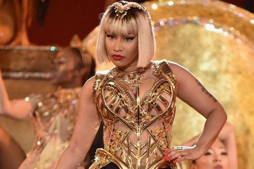 Fan Nicki Minaj tức giận, dọa tẩy chay nam rapper hát chung vì 'Move Ya Hips' chỉ debut top 20 Billboard