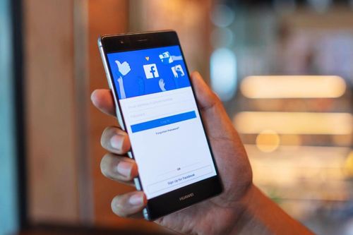 Cách giảm tương tác với người nào đó trên Facebook mà không cần chặn hoặc hủy kết bạn