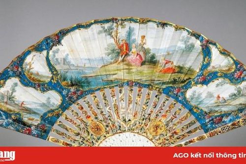 Quạt: Thời trang của sự xa hoa trở lại