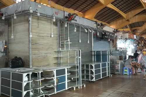 Không có khách nước ngoài, hàng loạt sạp hàng chợ Bến Thành đóng cửa