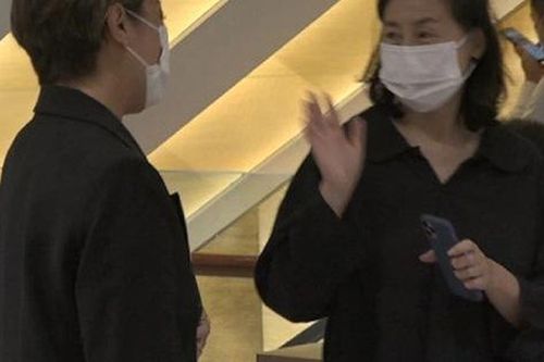 Con gái trùm sòng bài gắn bó người tình đồng giới