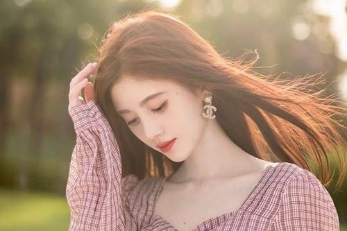 'Mỹ nữ 4000 năm có một' Cúc Tịnh Y bị nghi nói dối về chiều cao, con số 1m62 là ảo?