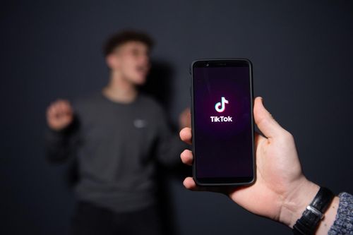 Trẻ em dễ thành con mồi của quấy rối, ấu dâm trên TikTok