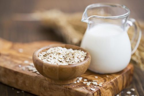 Tự làm sữa từ yến mạch chưa tới 10 phút