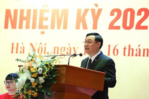 Xây dựng Đại học Quốc gia Hà Nội phát triển ngang tầm khu vực và quốc tế