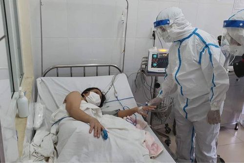 Sức khỏe sản phụ mắc Covid-19 mới sinh con ổn định