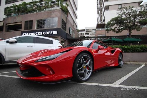 Cường Đô la 'xách' Ferrari F8 Tributo hơn 20 tỷ dạo phố Sài Gòn