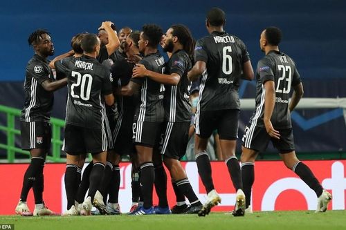Sao Man City buồn bã, bật khóc sau trận thua thảm tại Champions League 2019/2020.